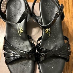 SAS black patent leather sandal size 11